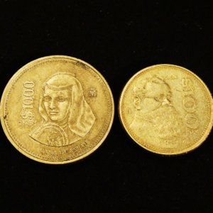 Mexican Pesos 1000 and 100  - 1980's coin collectibles